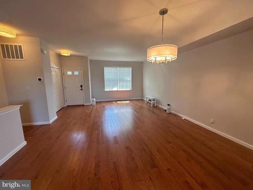 709 E ELM STREET – photo 2