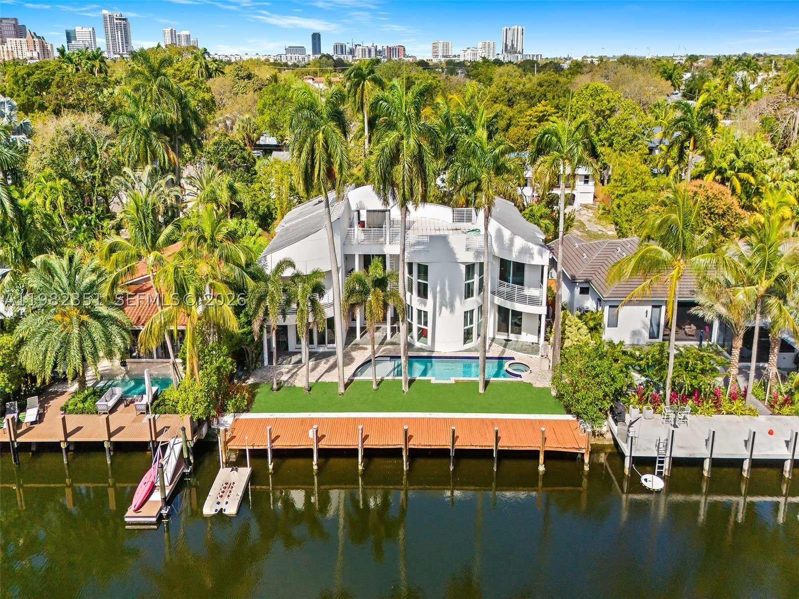 450 Victoria Ter – photo 1