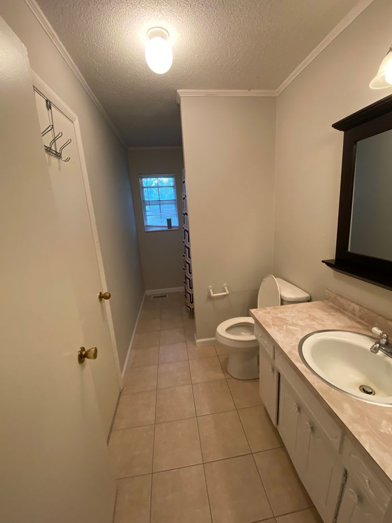 *MOVE IN SPECIAL* 1/2 OFF FIRST MONTHS RENT* 3 Bedroom 1.5 Bath House – photo 5