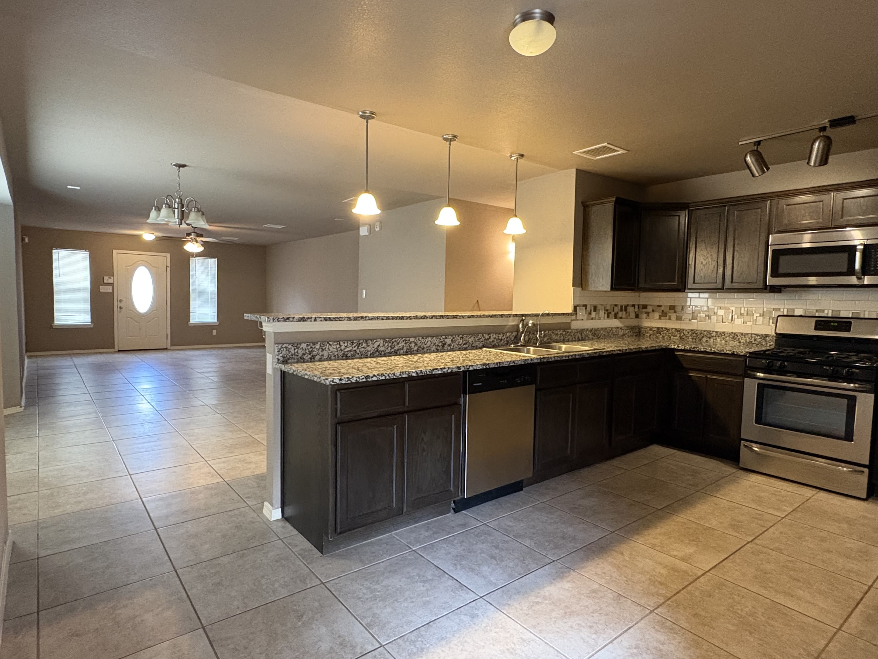 14180 Charles Pollock Avenue – photo 5