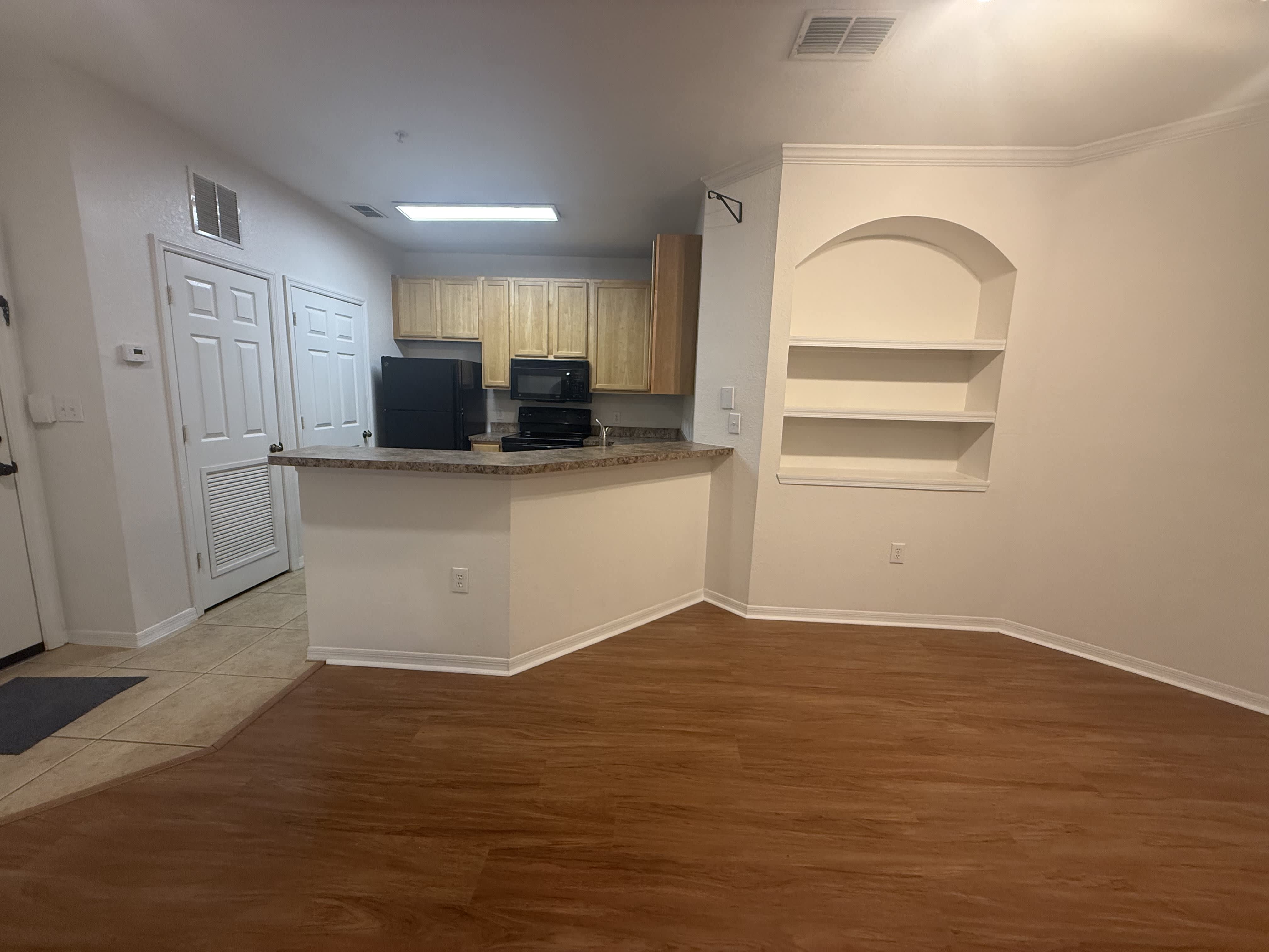 10121 Courtney Palms Blvd Apt 201 – photo 2