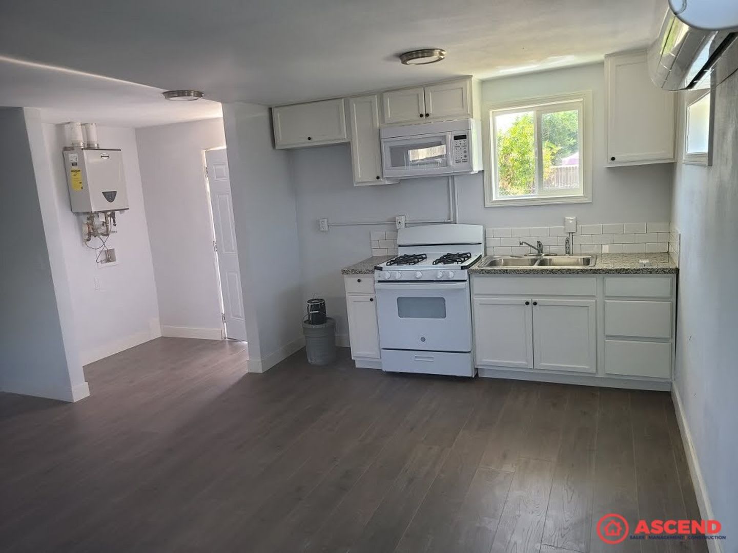 236 Francis St – photo 2