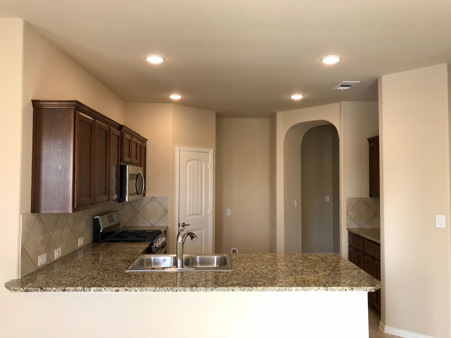 COMING SOON!! Beautiful Home in Parks Bell – photo 2