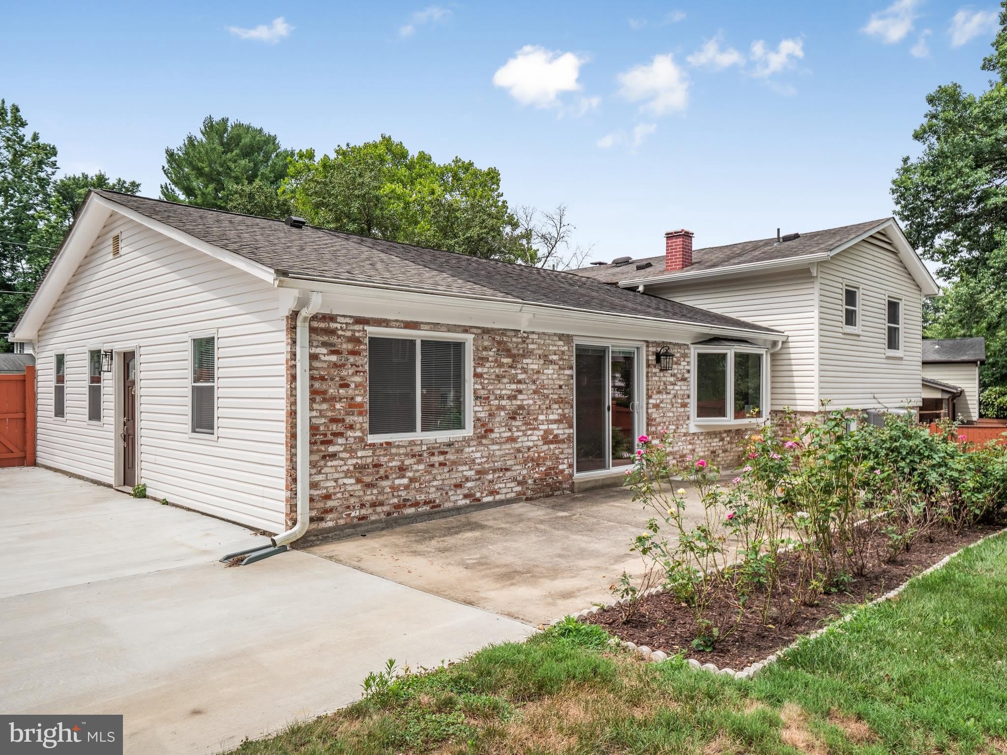 14204 WOODCREST Drive – photo 2