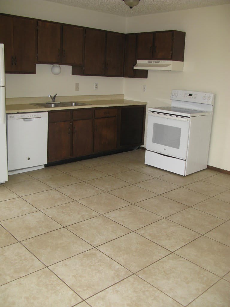 1009 NE 7th St – photo 3