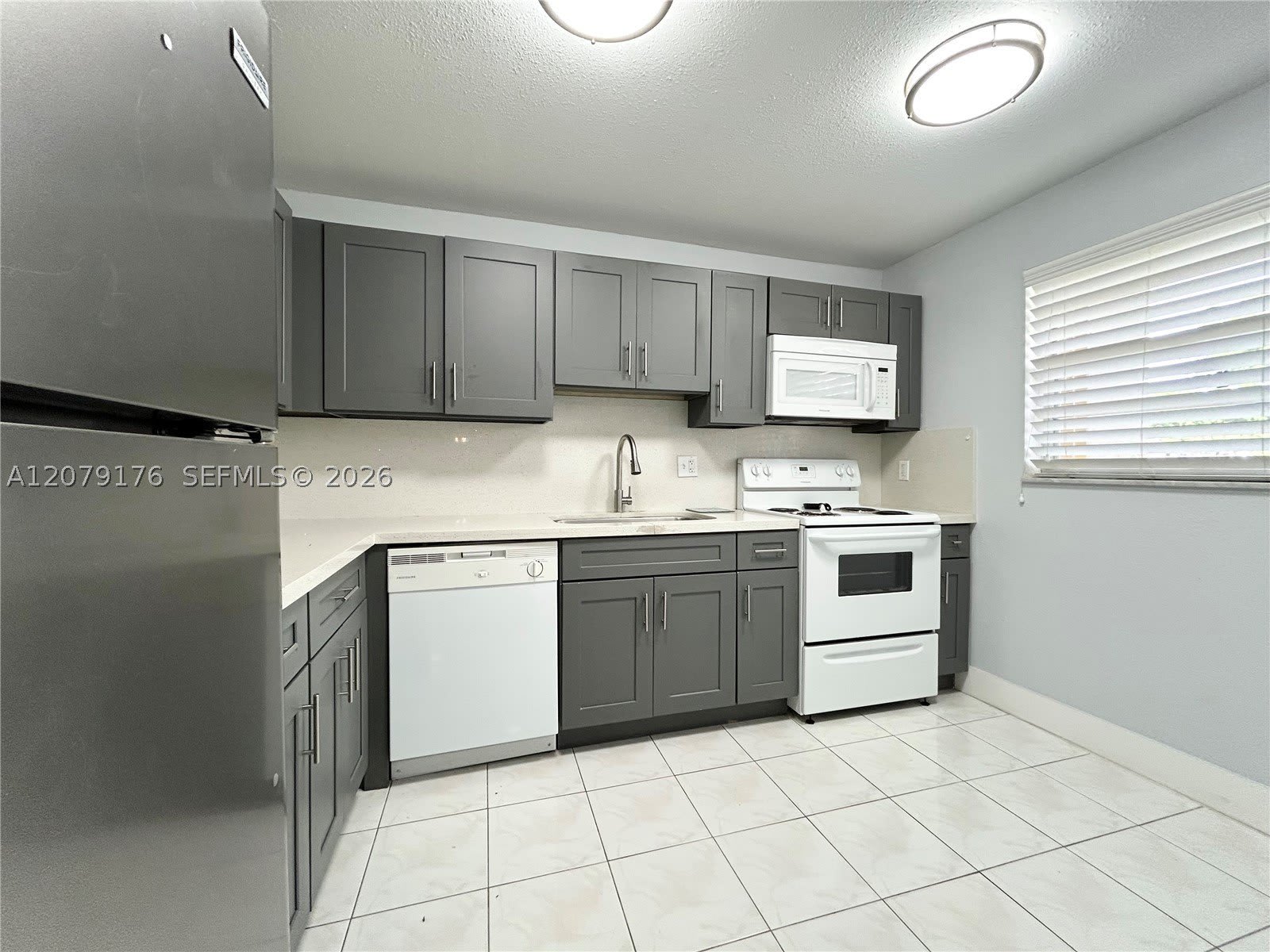 3253 Foxcroft Rd – photo 4