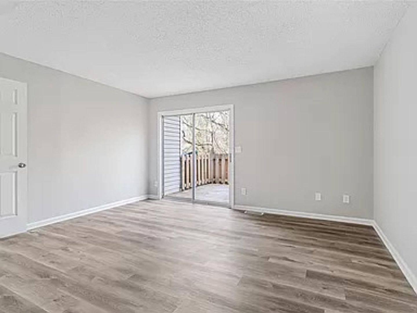Room in 3 Bedroom Home at Lex Dr – photo 4