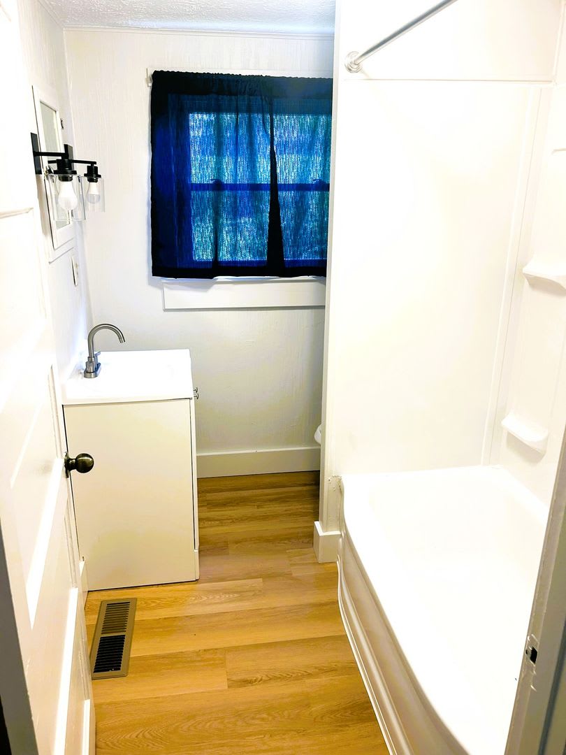110 Capitol Blvd. – photo 3