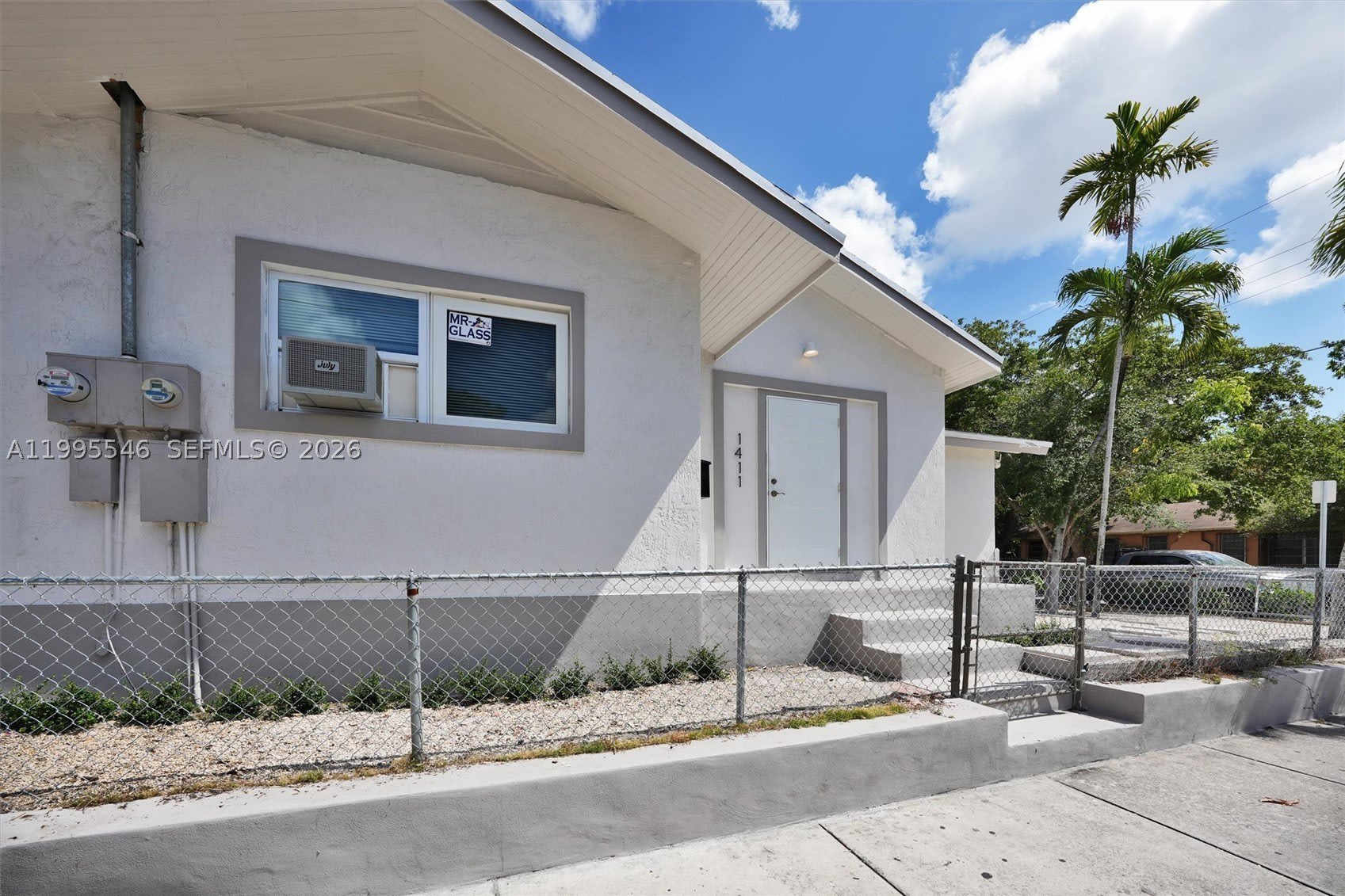 1411 Sw 3Rd St – photo 2