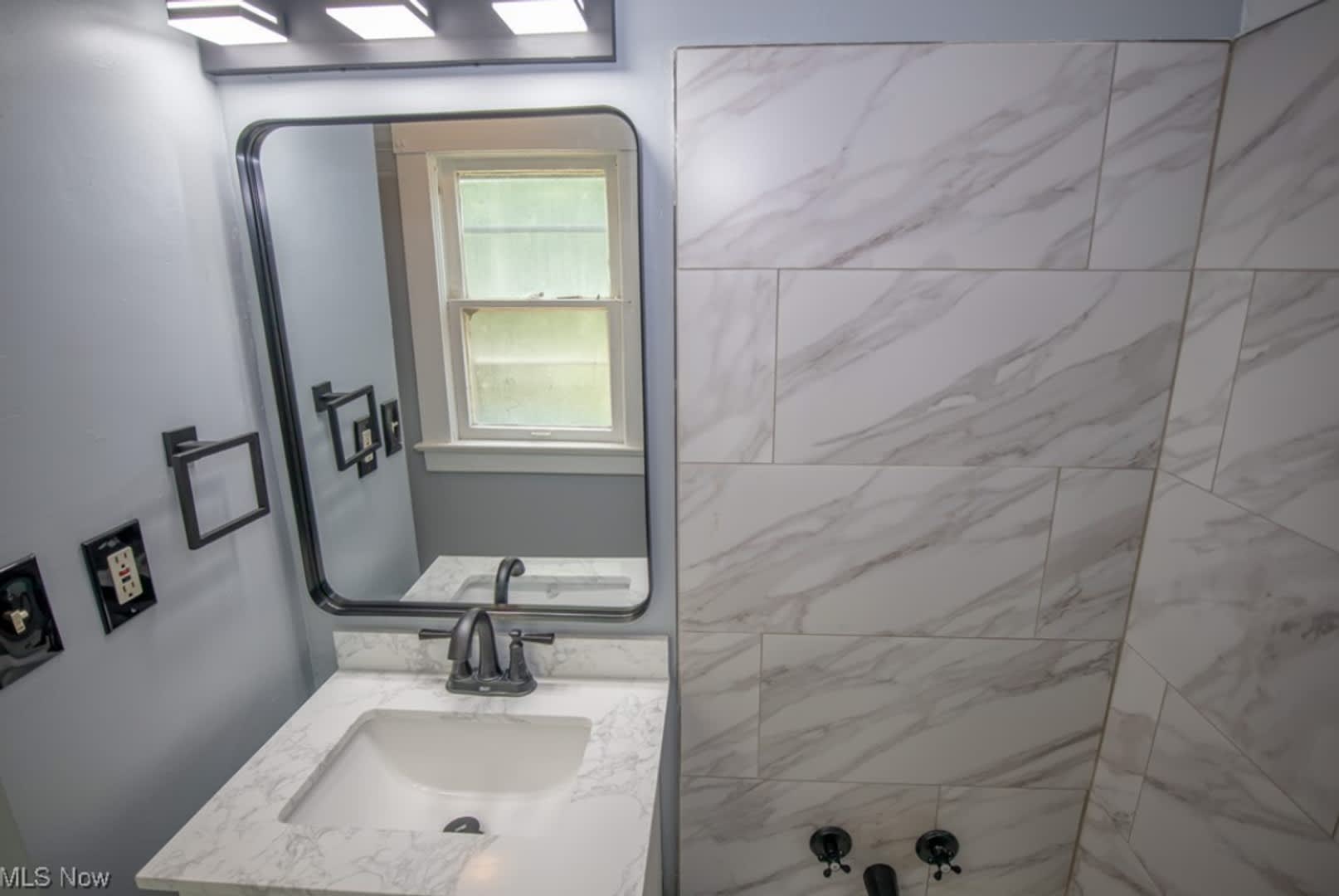 Newly Renovated 4BR/2BA – photo 3