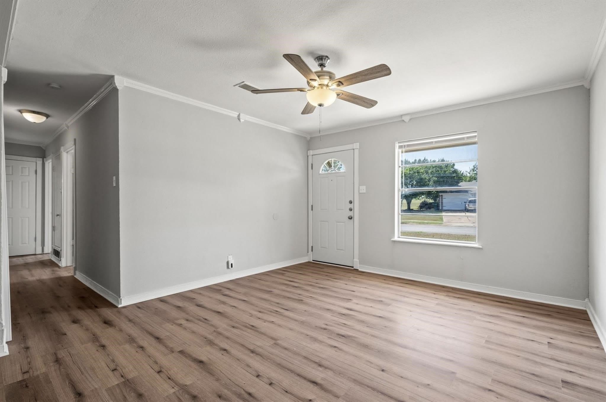 810 S Western Hills Drive – photo 4