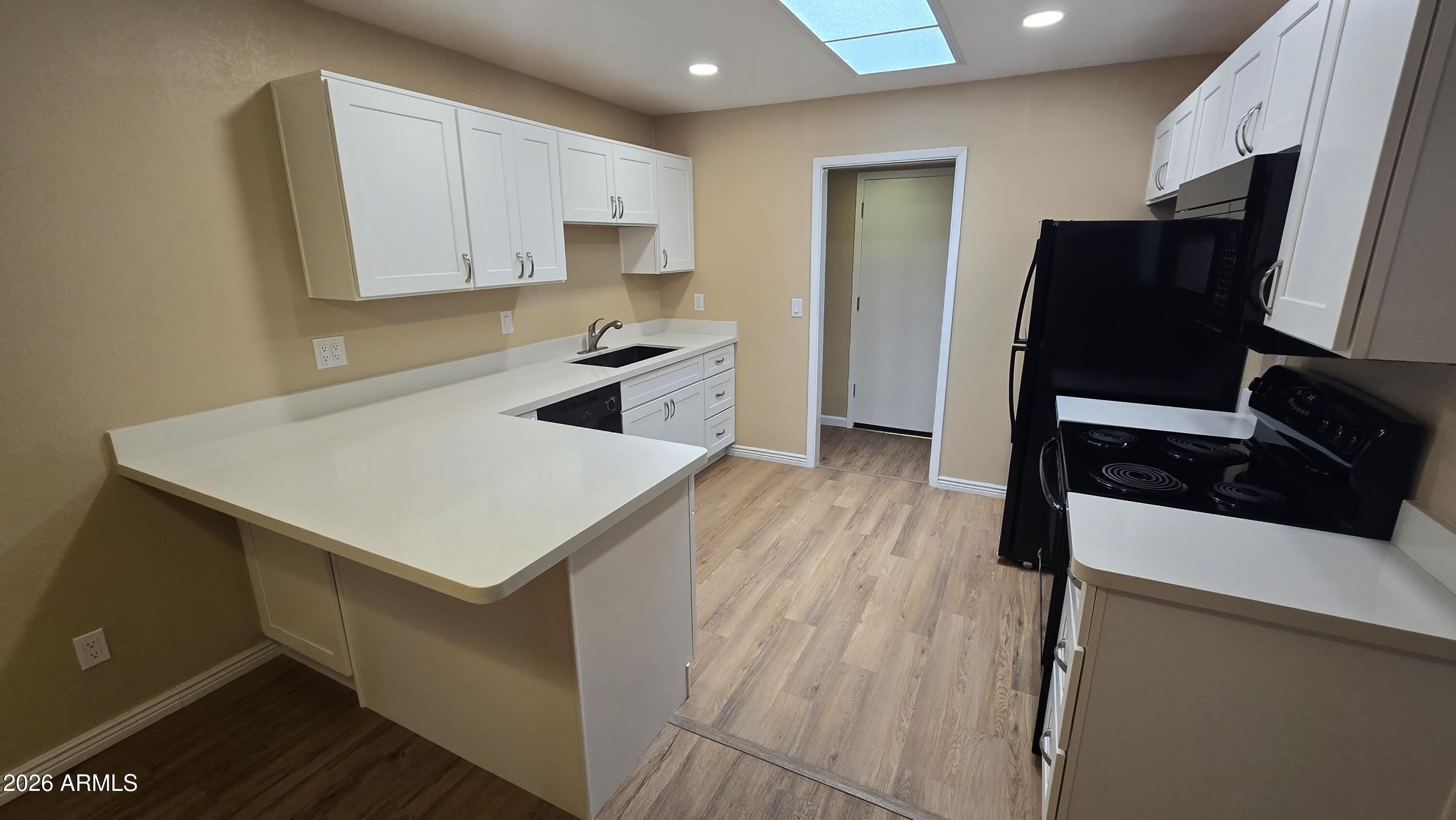 5128 W SURREY Avenue – photo 2