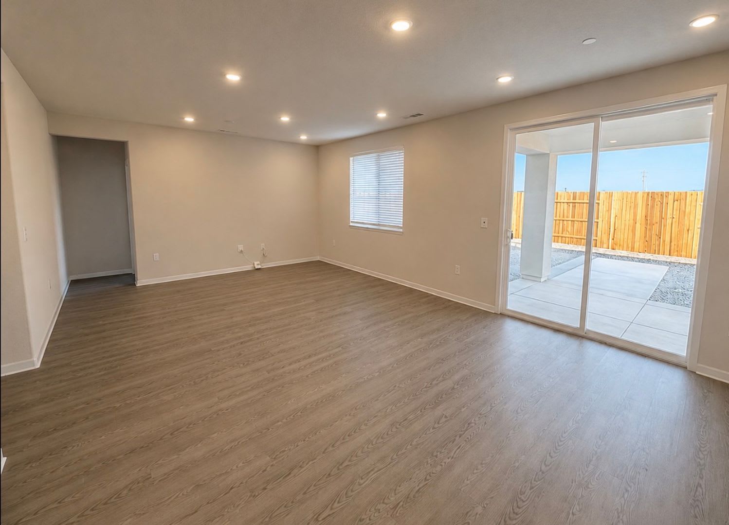 BRAND NEW 3 Bedroom Home for Rent in Roseville area (Placer One) – photo 4