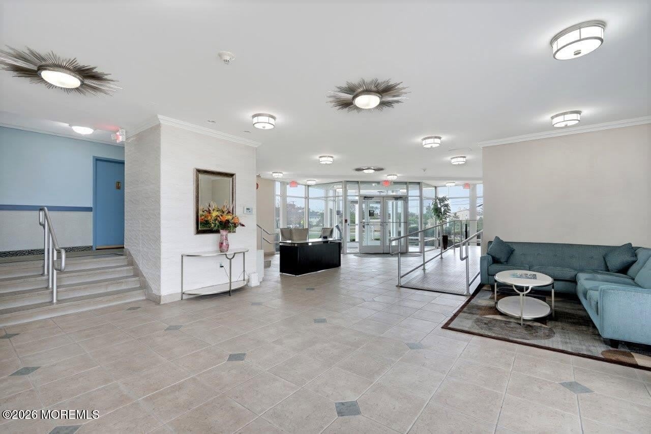 385 Ocean Boulevard – photo 5