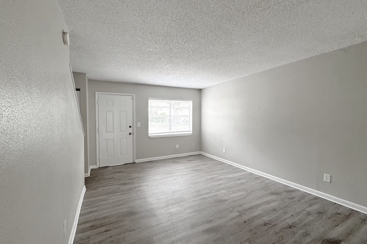 1St Month Free Rent 1 Bed 1 Bath Unit With Central Air Pet Friendly With Washer Dryer Hook Ups In Unit Section 8 Welcome – photo 5