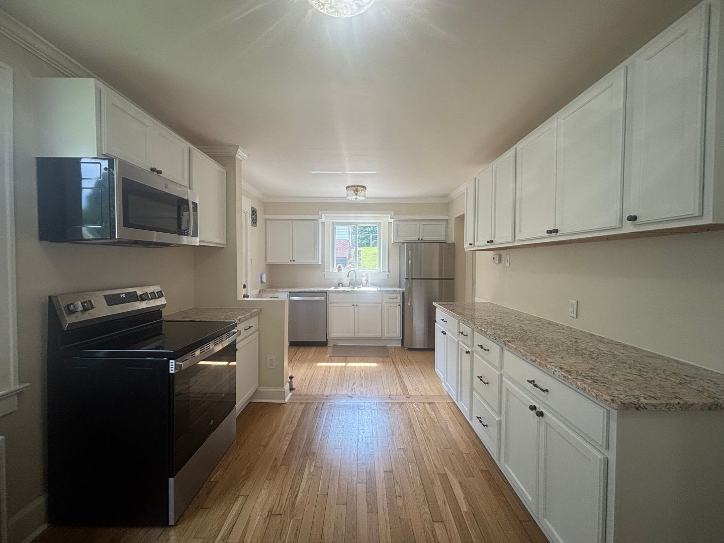 3 Bed 2 Bath Single- Family Home AVAILABLE NOW – photo 5