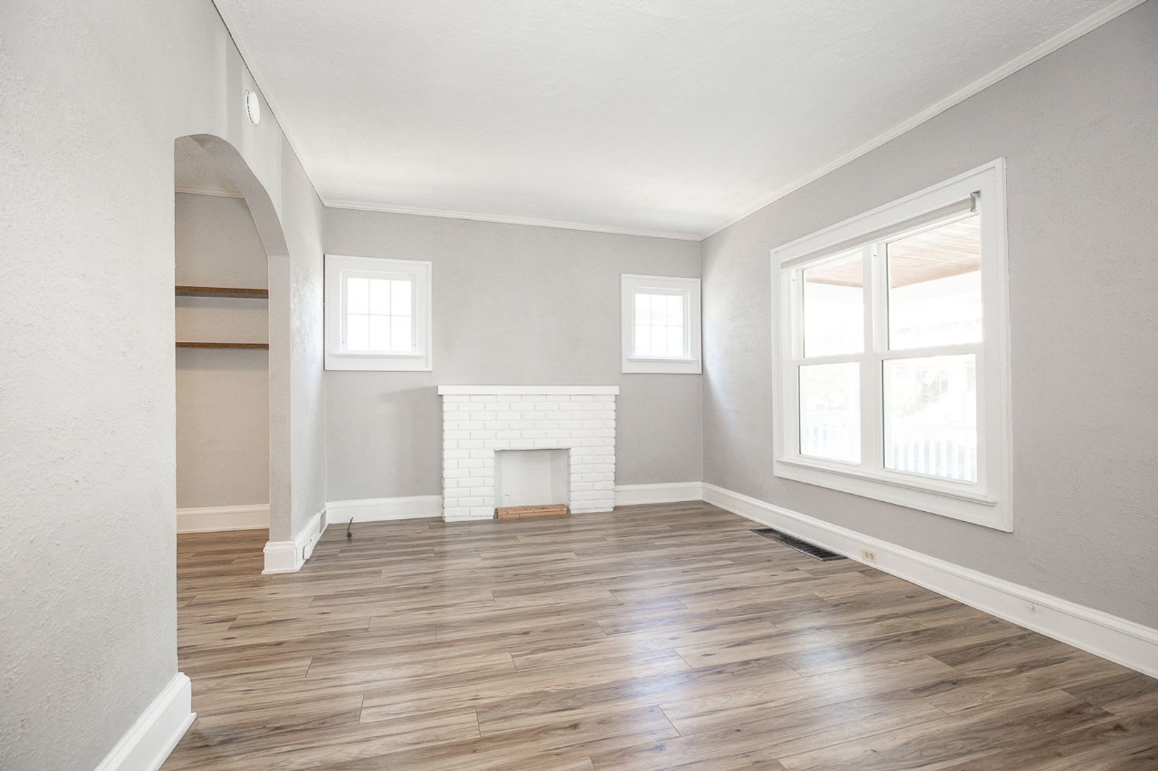 3 Bedroom Lakewood Single House! – photo 3