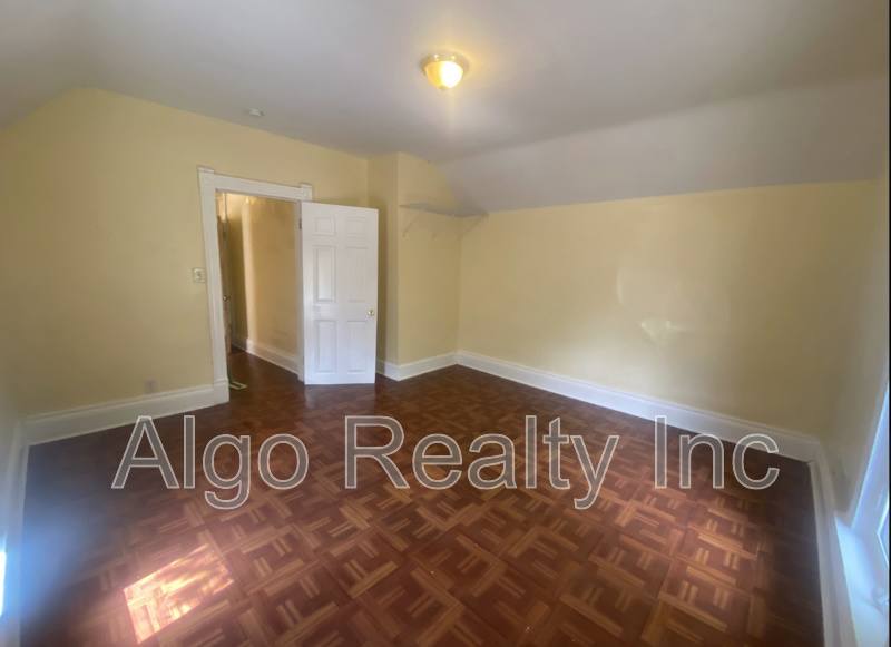 2117 Illion Ave N – photo 4