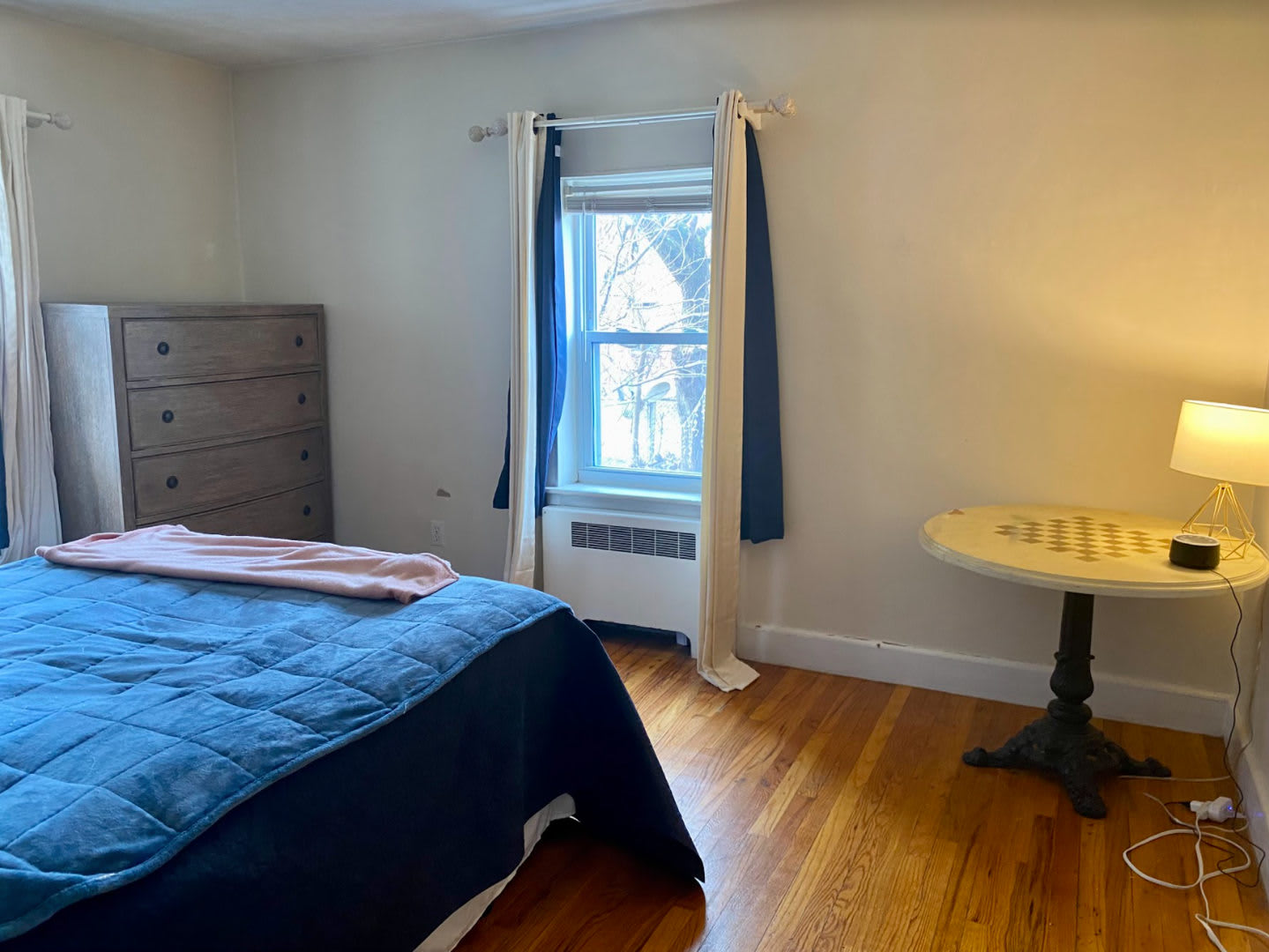 Large 2 Bed Unit In The Heart Of Oak Square – photo 3