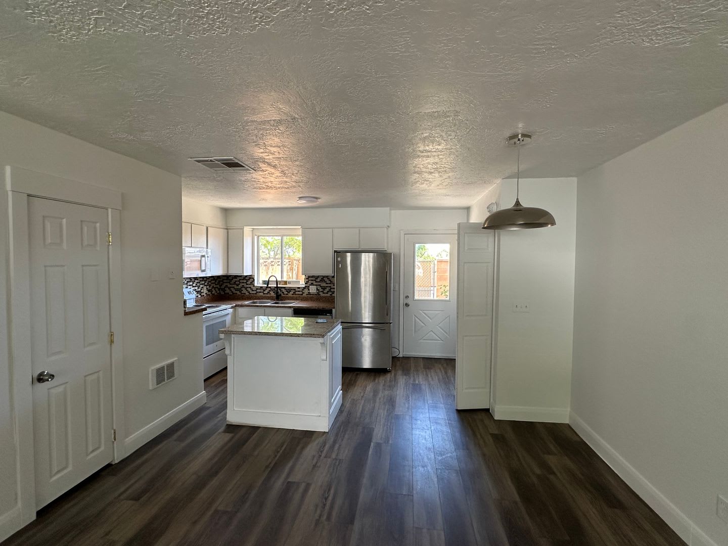Apartment In Colorview – photo 3