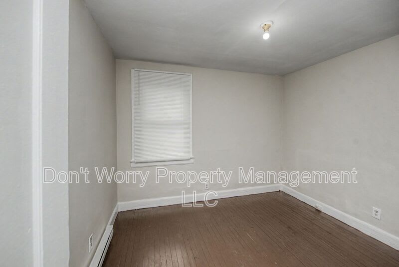 402 Winston Street – photo 4