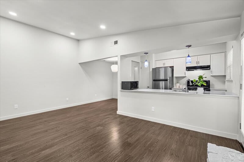 826 King Albert Street B – photo 3