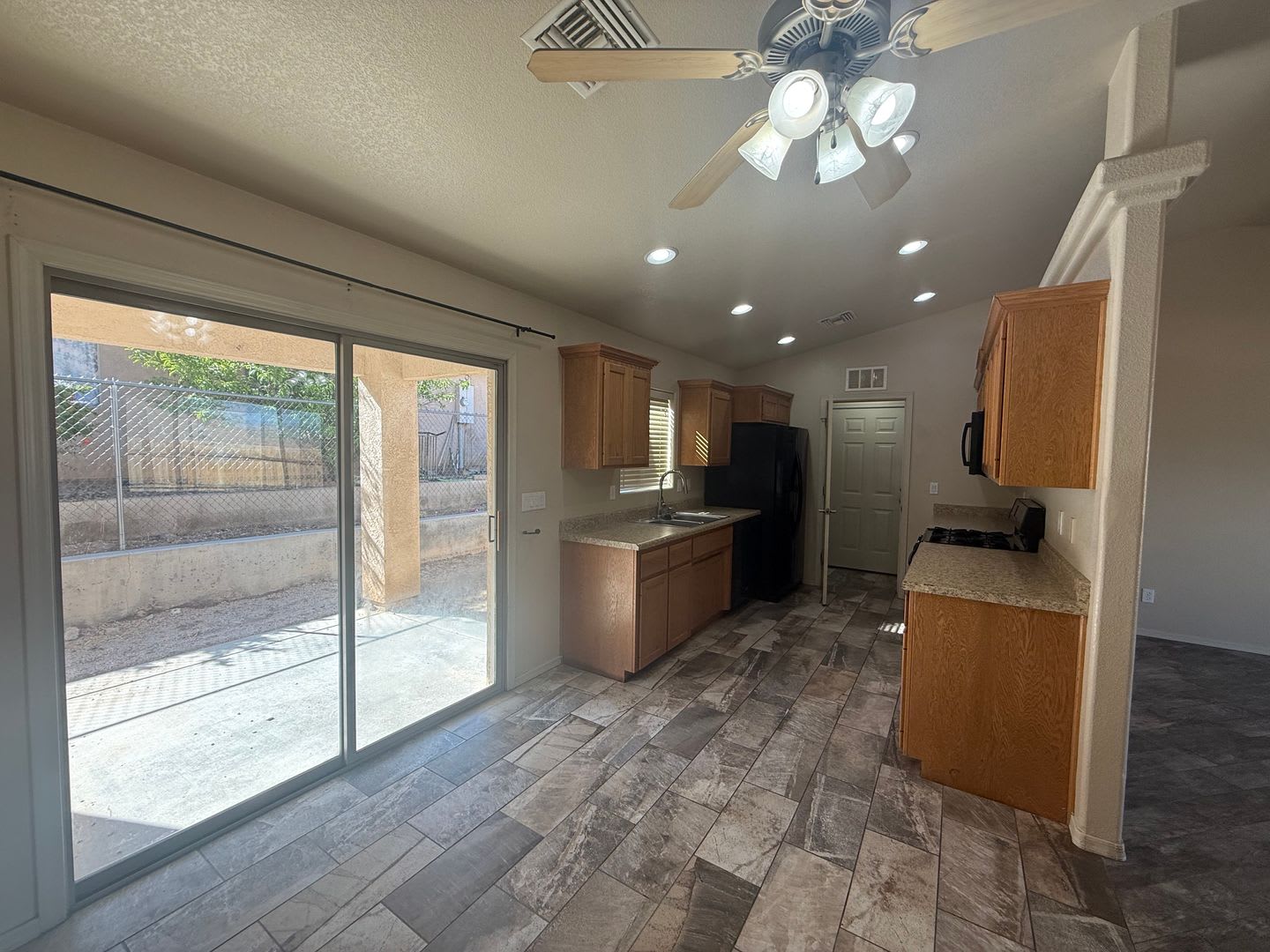3 Bedroom 2 Bathroom Home – photo 3