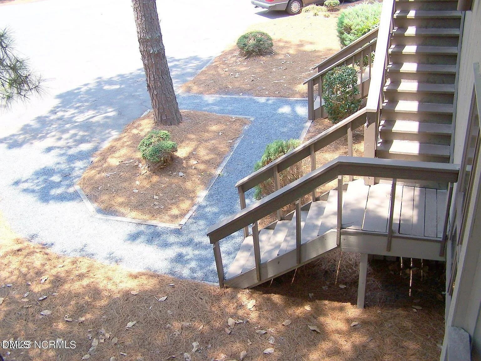 220 Foxkroft Drive – photo 2