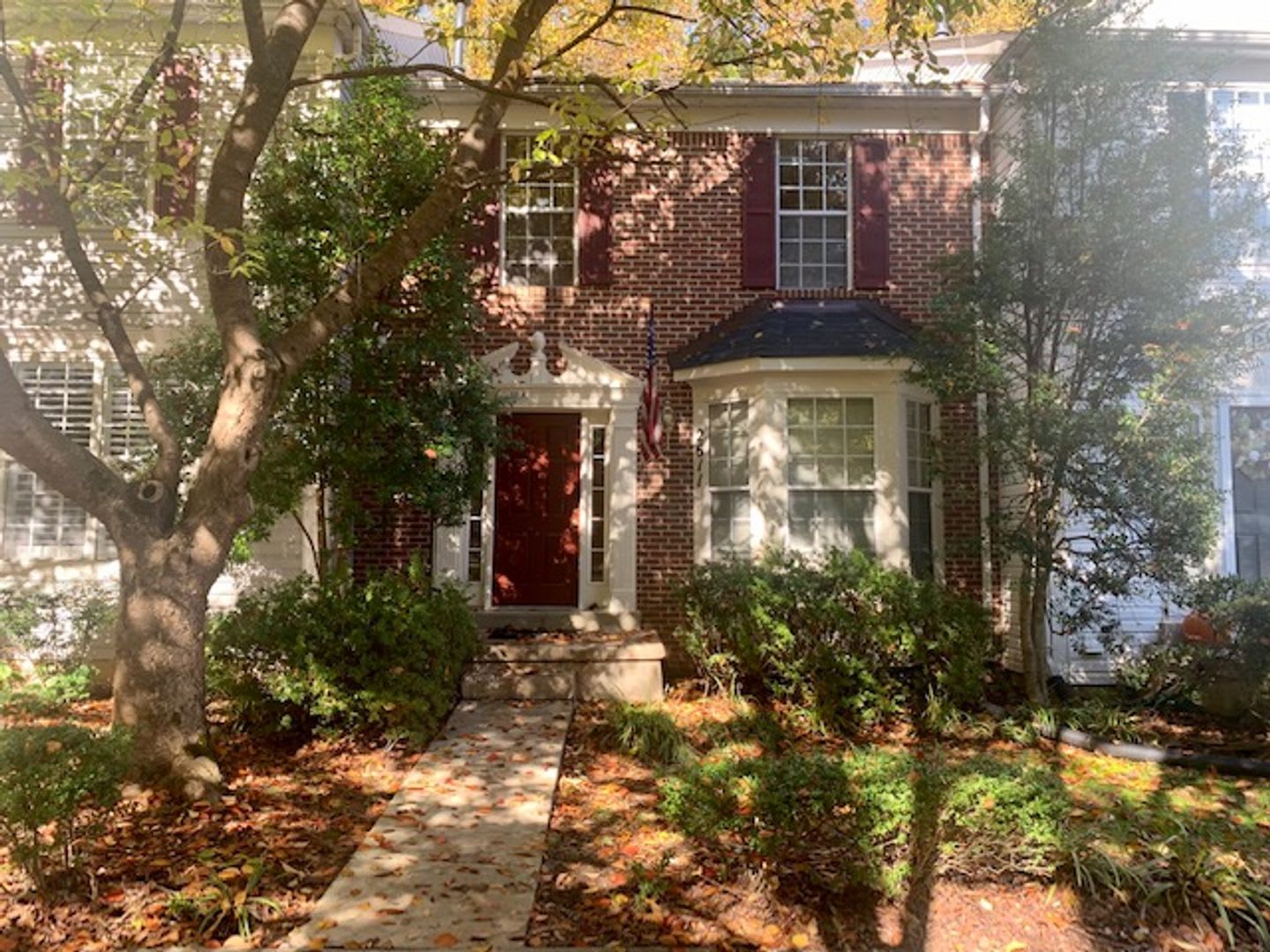 Spacious and bight 3 BR 3.5 BA beauty – photo 1