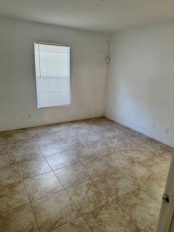 701 4th St – photo 4