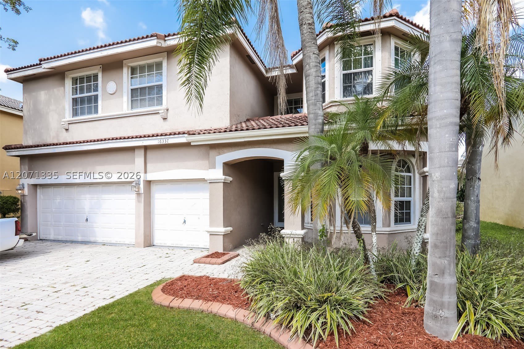 16337 SW 15th St – photo 1
