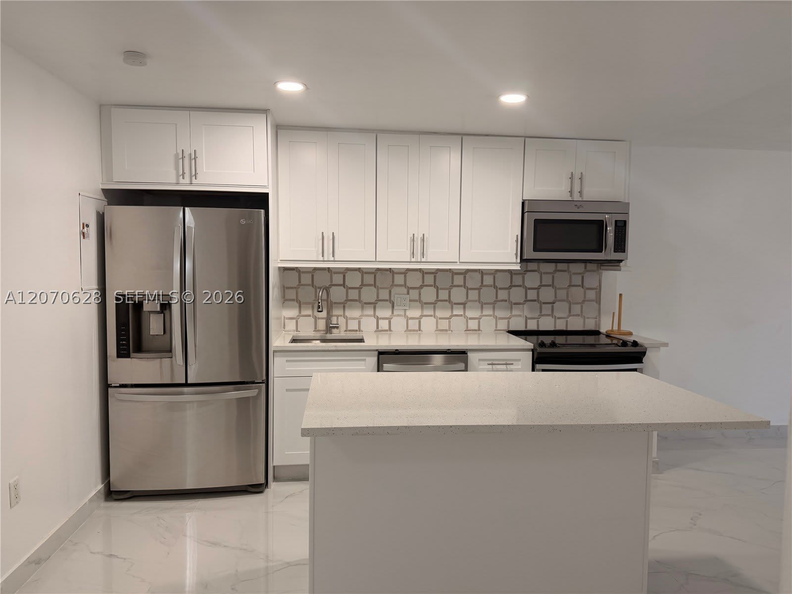 7000 NW 17th St – photo 3