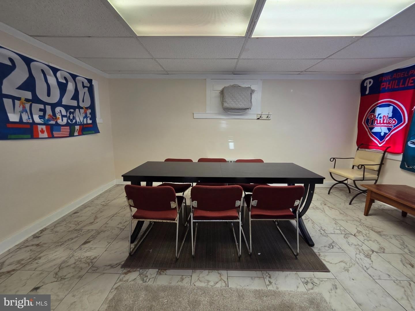 210 LONG LN – photo 4
