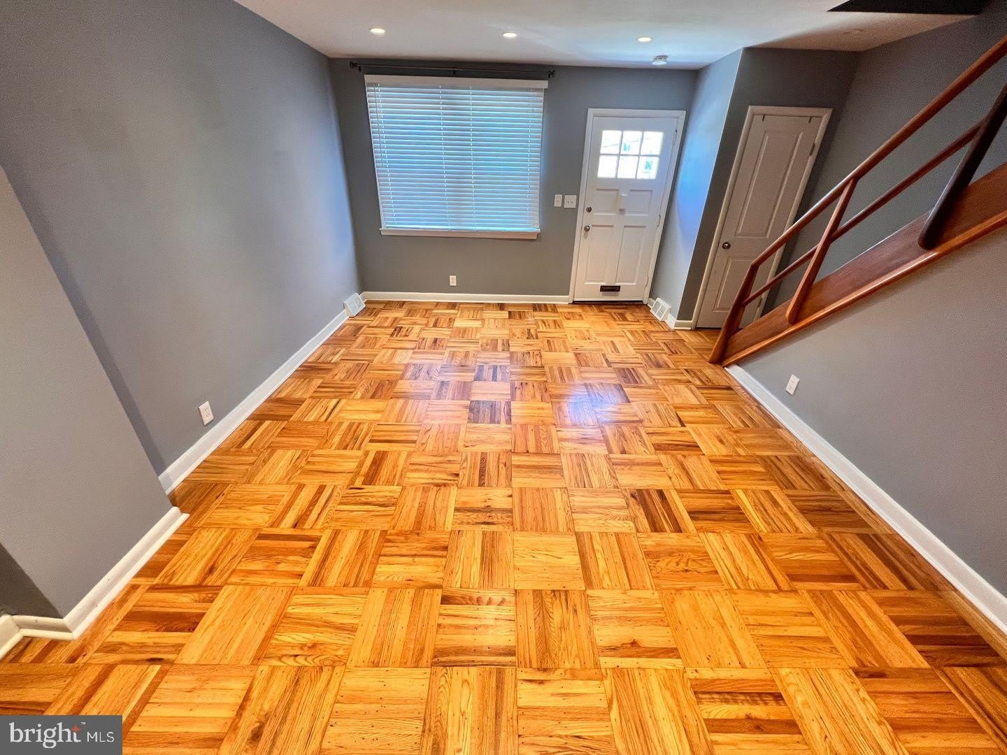 327 RIGHTER Street – photo 5