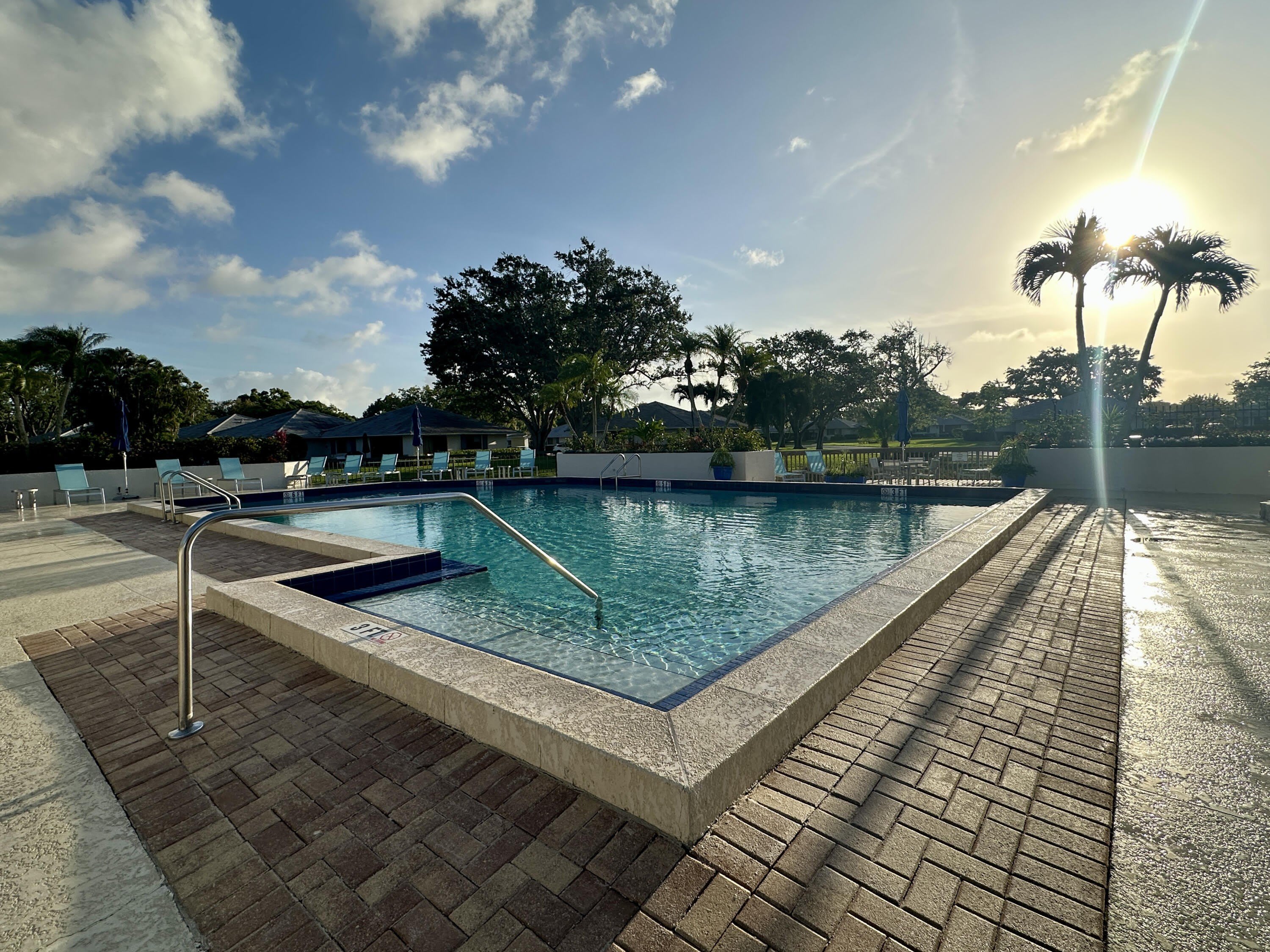 305 Club Drive – photo 1