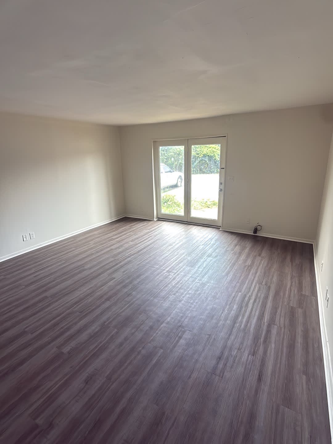 1083 Harold Drive – photo 3