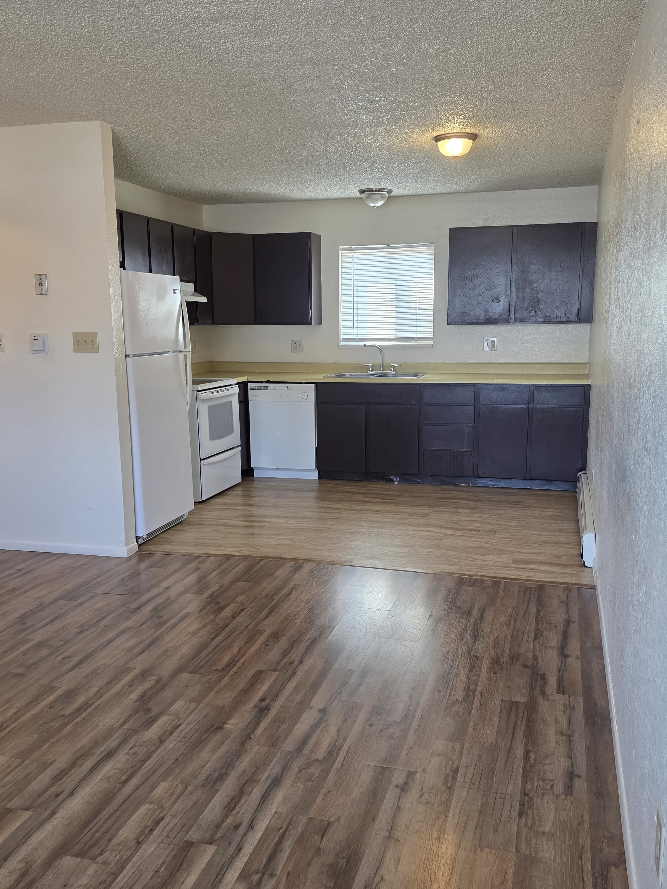 2543 Grand Avenue 1 – photo 1