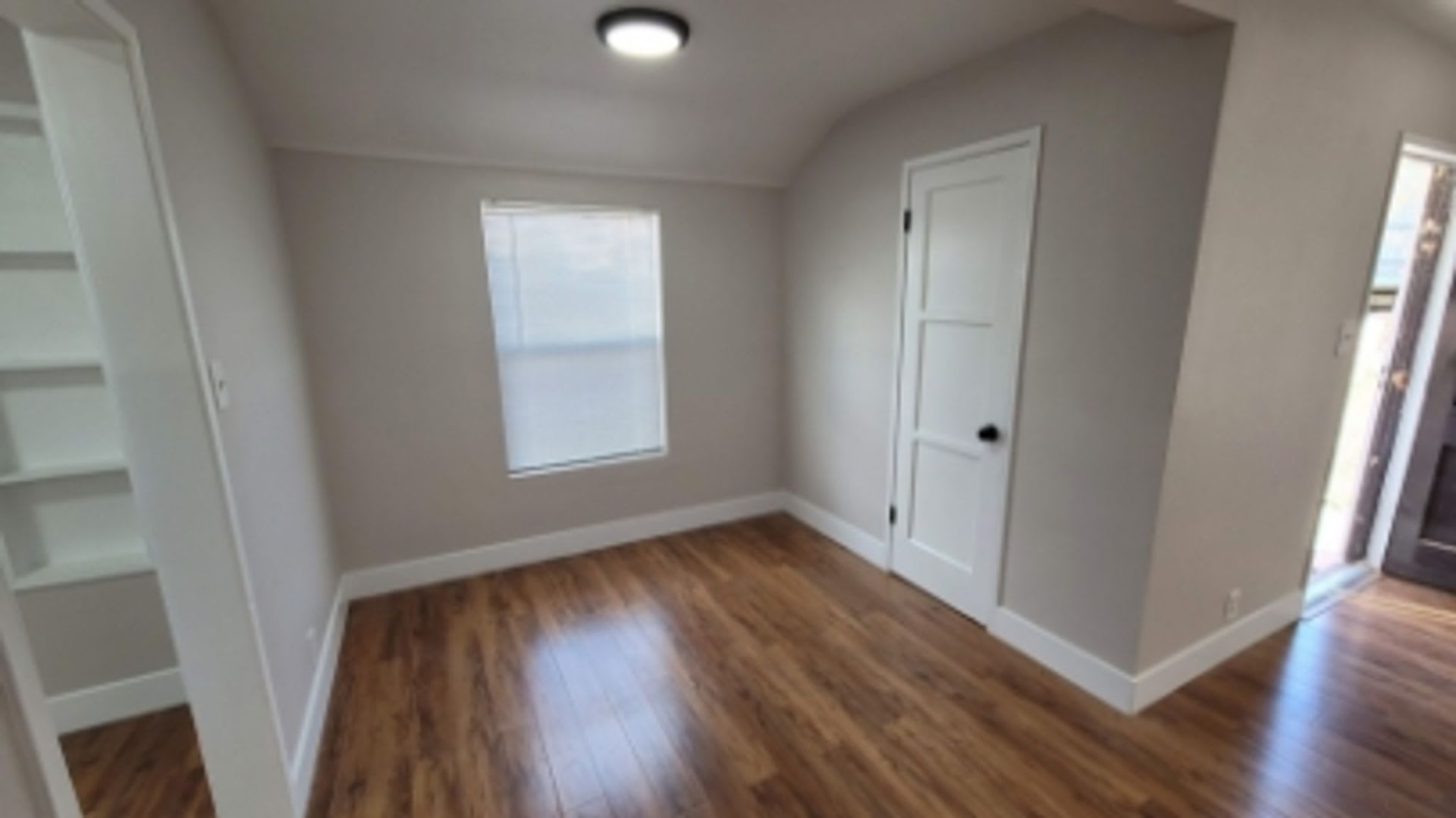2 Bedroom 1 Bath home w/ washer Dryer Hook Ups. – photo 5