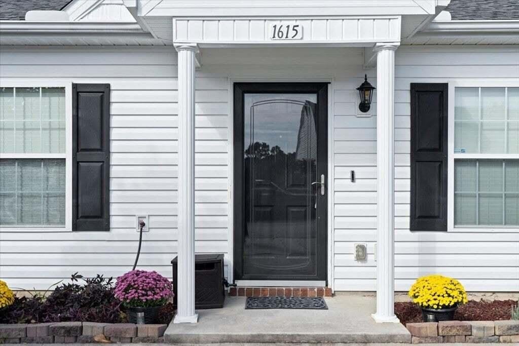 1615 Emma Street – photo 4