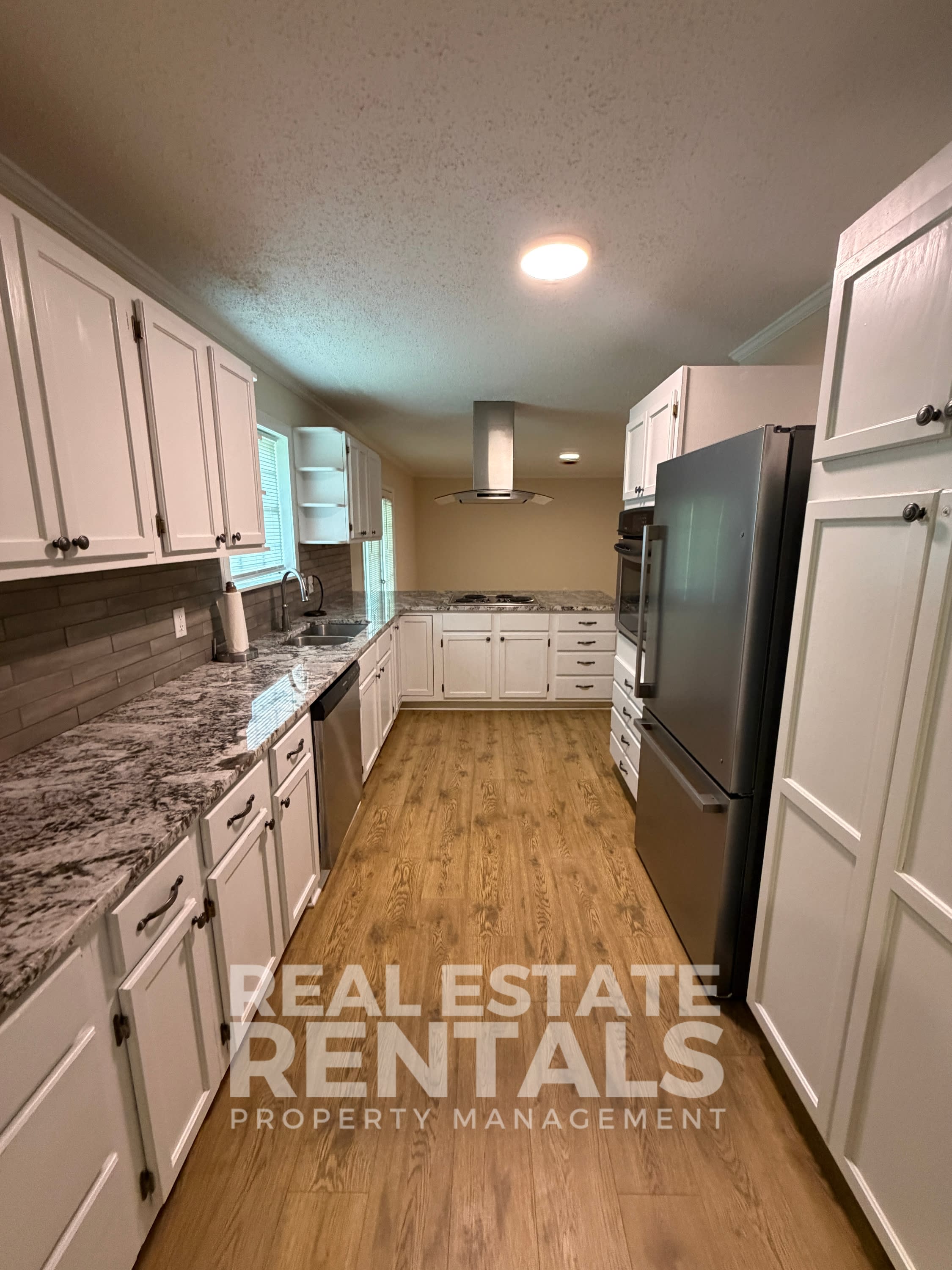 4580 Rainbow Drive – photo 3