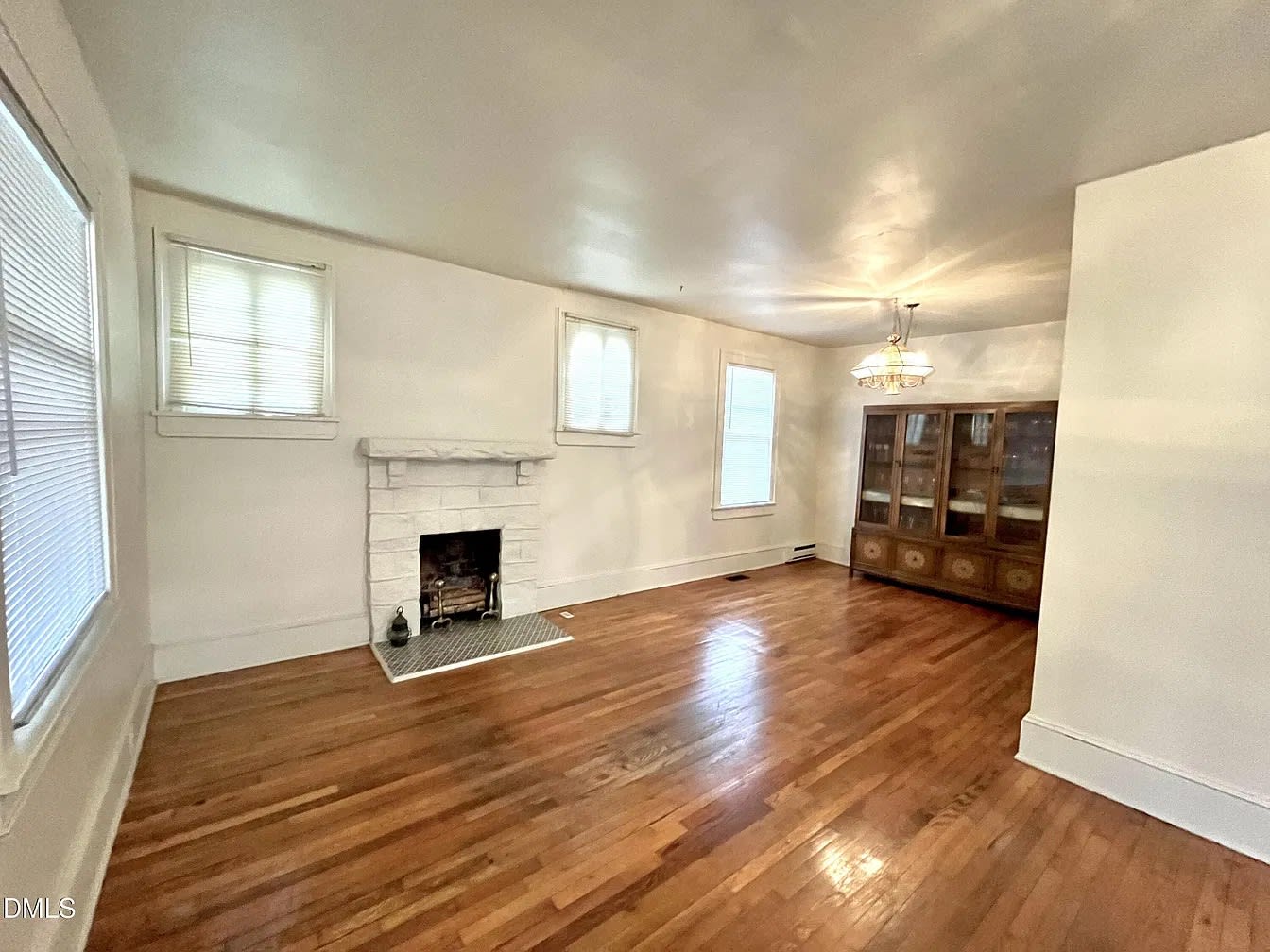 318 W Franklin St – photo 2