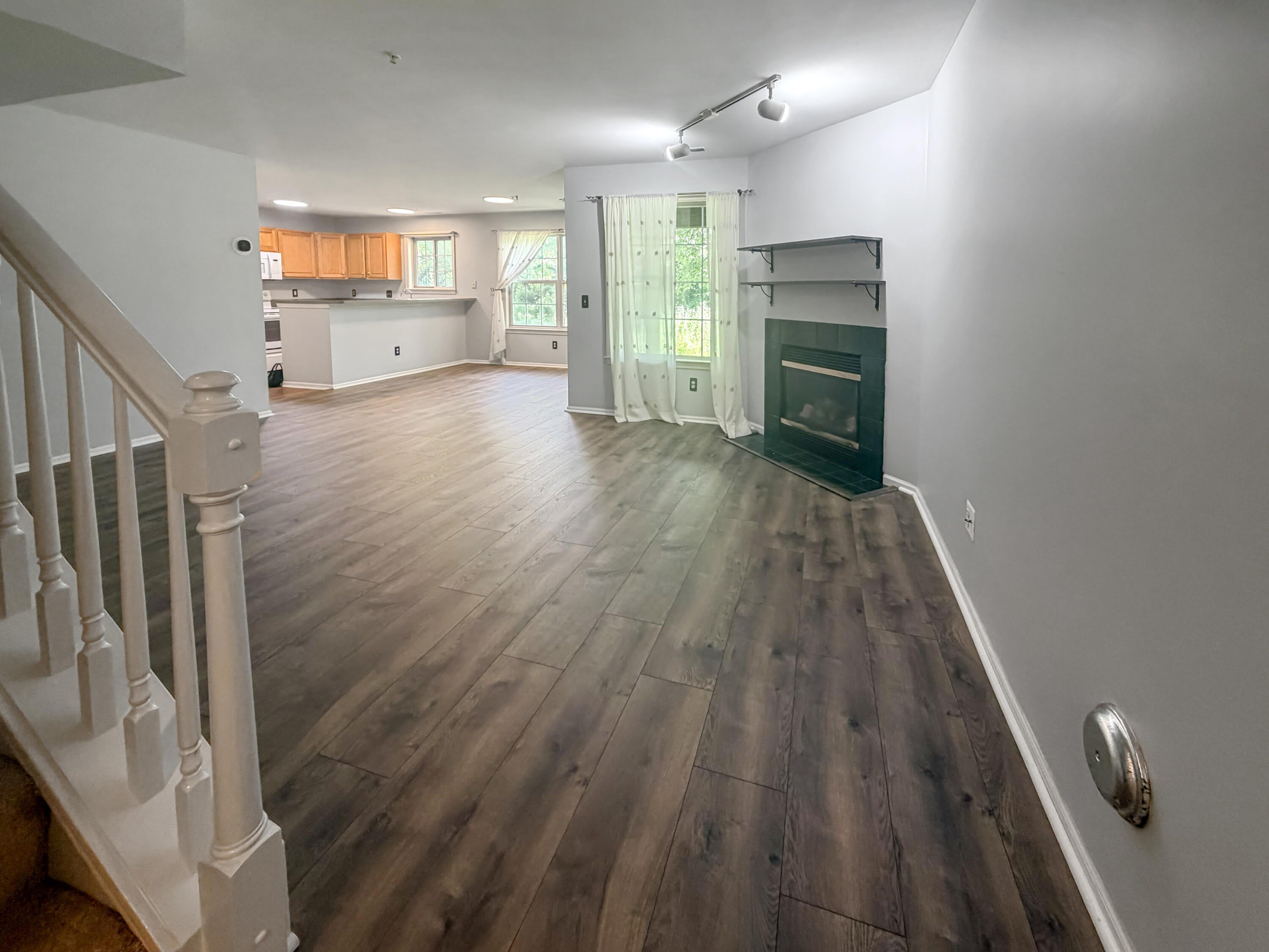 2820 Barclay Way – photo 3