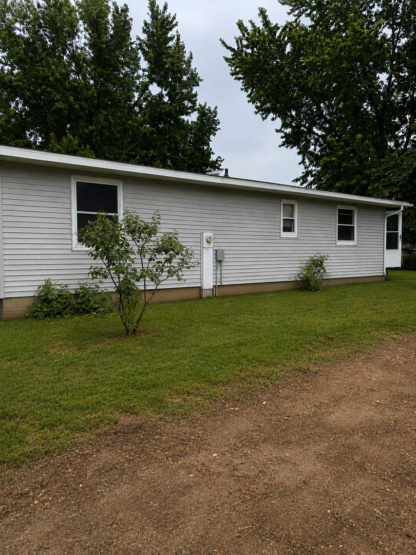 Affordable Ranch Home With Large Yard in Quiet Woodhull! – photo 4