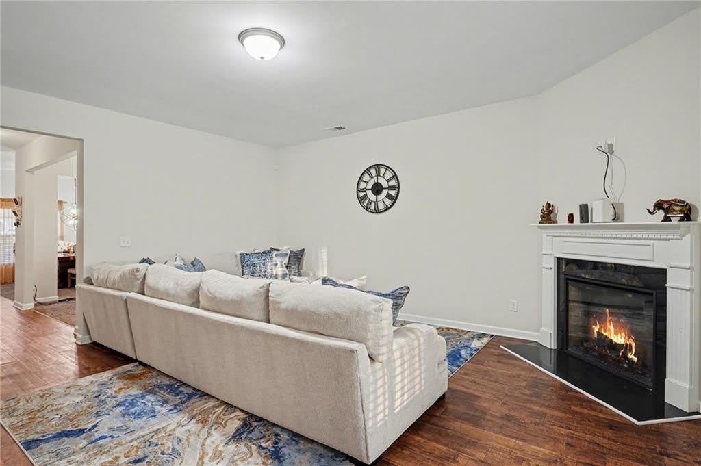 1241 England Terrace – photo 2