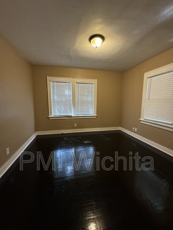 735 South Grove Street – photo 5