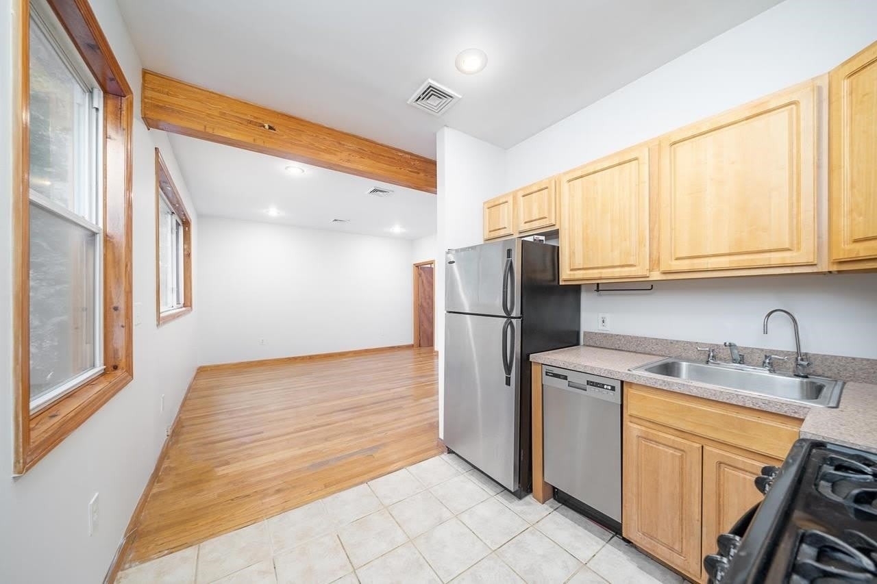 100 CENTRAL AVE – photo 3