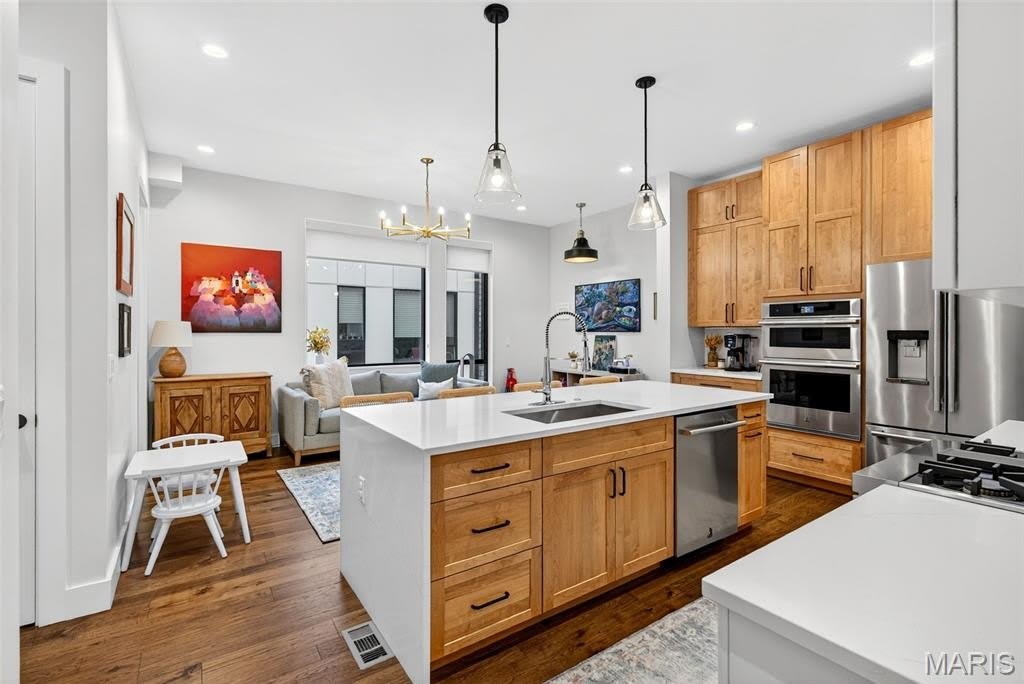 215 N Sarah Street – photo 5