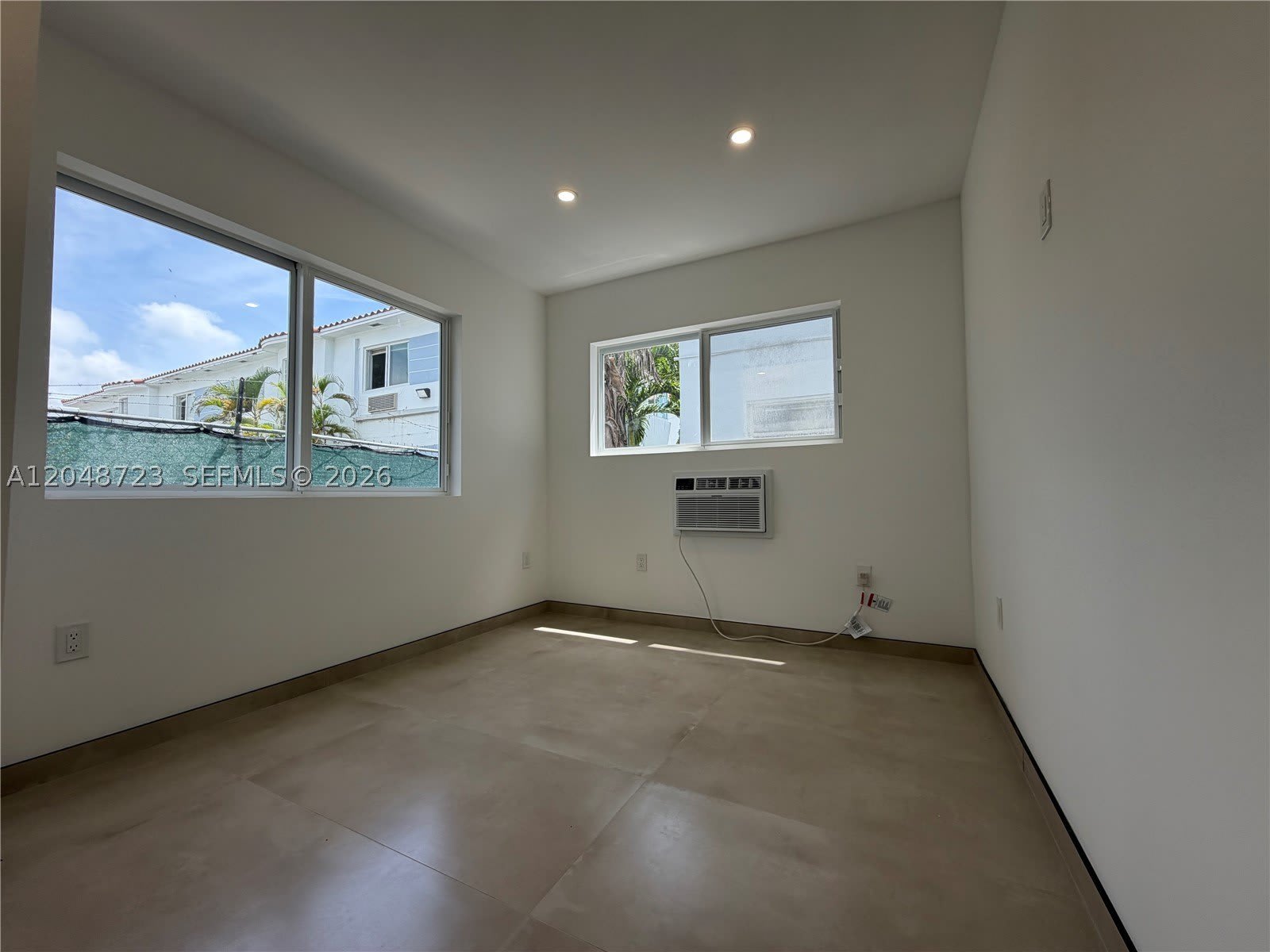 1235 Normandy Dr – photo 4