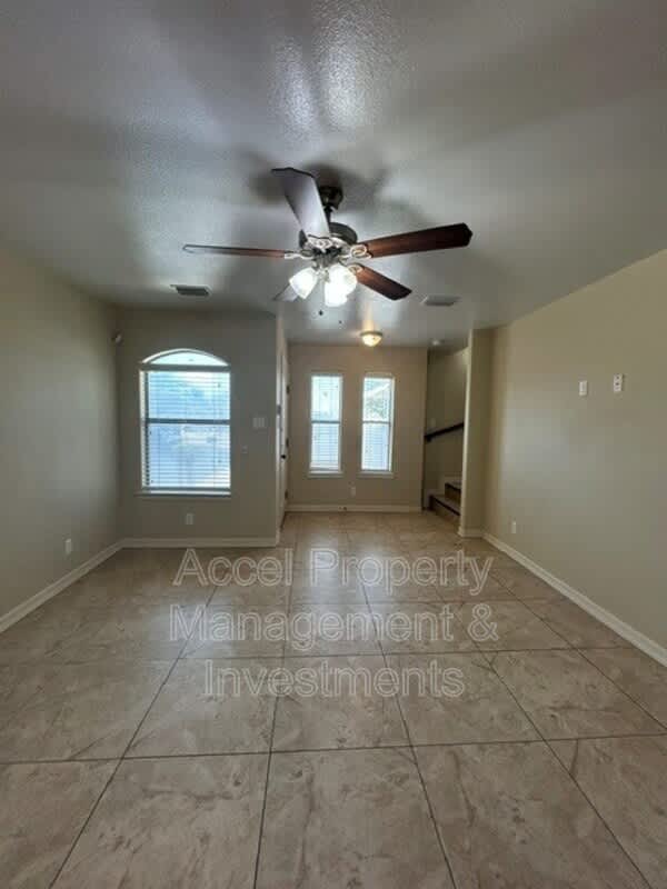 2603 E. Eisenhower – photo 4