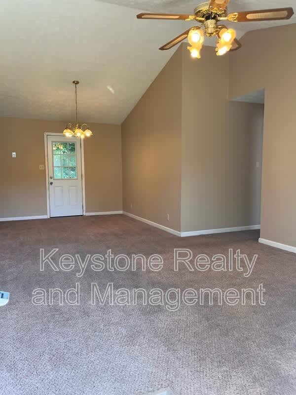 665 Artic Avenue – photo 3